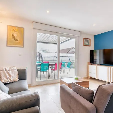Charmante Maison Avec Piscine *