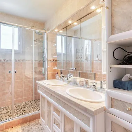 Charmante Maison Avec Piscine Holiday home